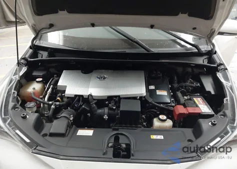 2018 Toyota Prius Three Touring z USA, uszkodzony, nr VIN JTDKARFUXJ3058833